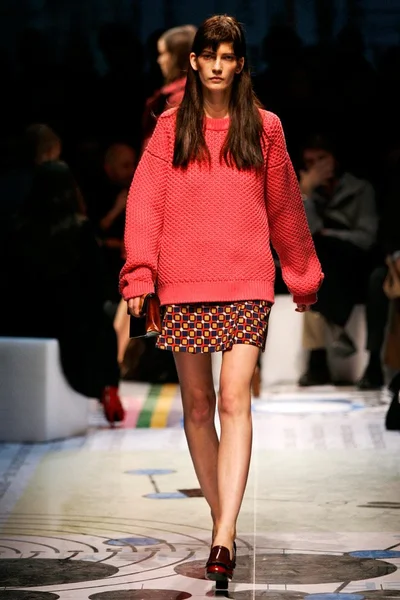 Look 3